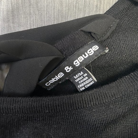 Cable & Gauge Black Sweater with Criss Cross Ribbon Back Detail Size Medium - Picture 3 of 4